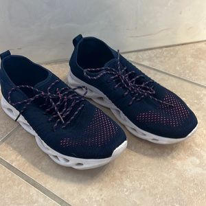 Ladies sneakers